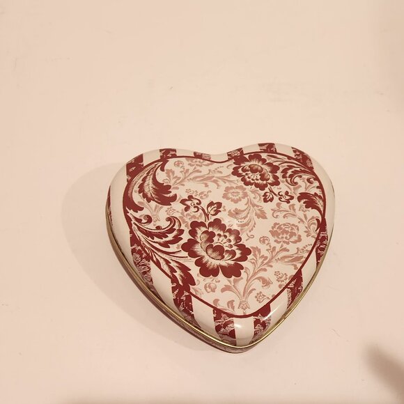 Small Heart-Shaped Memo Pad & Small Heart-Shaped Storage Tin - Picture 2 of 15